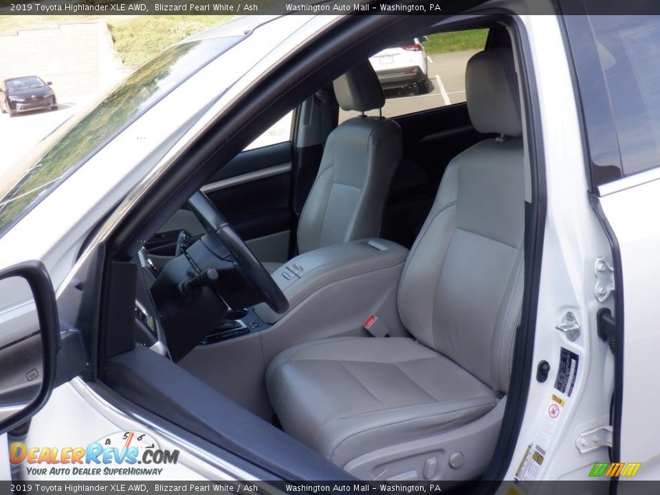 2019 Toyota Highlander XLE AWD Blizzard Pearl White / Ash Photo #24