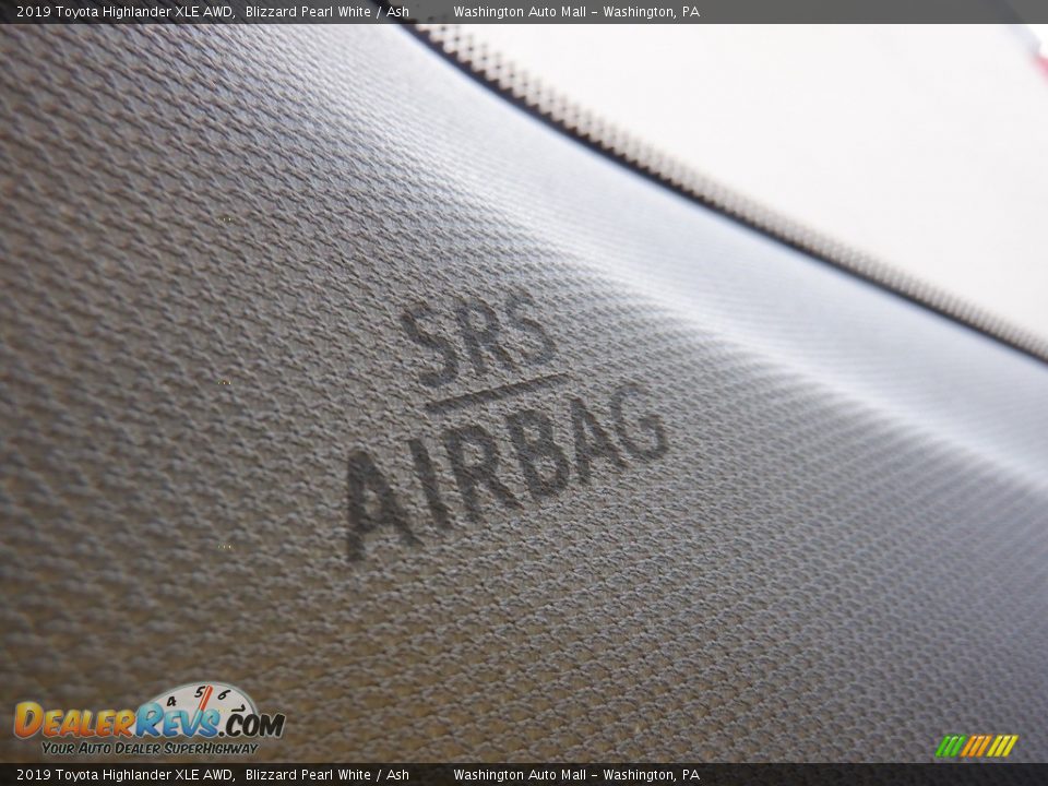 2019 Toyota Highlander XLE AWD Blizzard Pearl White / Ash Photo #27