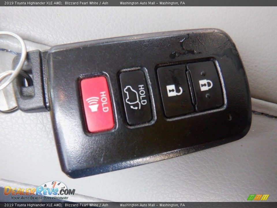 2019 Toyota Highlander XLE AWD Blizzard Pearl White / Ash Photo #34