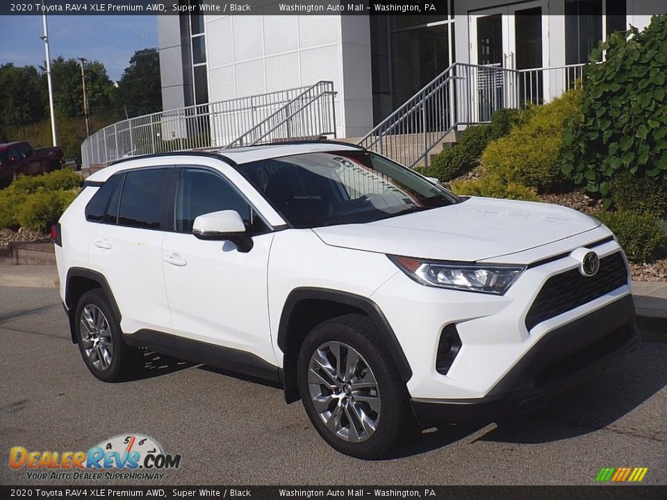 Front 3/4 View of 2020 Toyota RAV4 XLE Premium AWD Photo #1