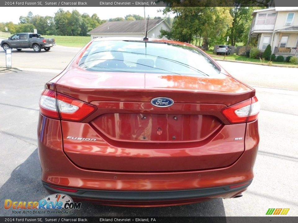 2014 Ford Fusion SE Sunset / Charcoal Black Photo #10