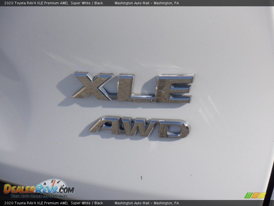 2020 Toyota RAV4 XLE Premium AWD Super White / Black Photo #22