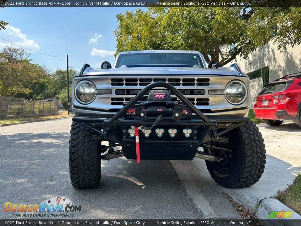 2022 Ford Bronco Base 4x4 4-Door Iconic Silver Metallic / Dark Space Gray Photo #9