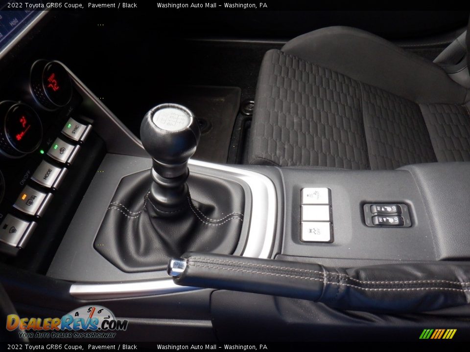 2022 Toyota GR86 Coupe Shifter Photo #27