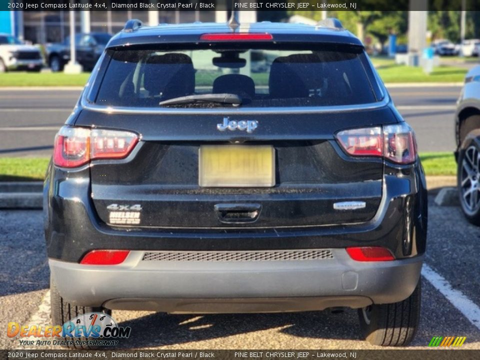 2020 Jeep Compass Latitude 4x4 Diamond Black Crystal Pearl / Black Photo #3