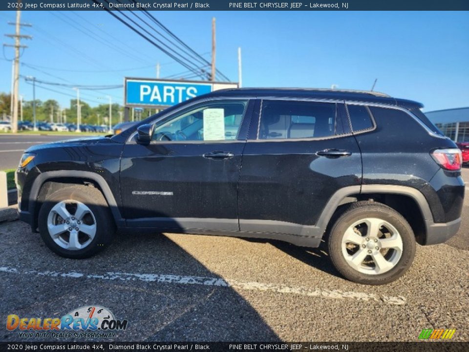 2020 Jeep Compass Latitude 4x4 Diamond Black Crystal Pearl / Black Photo #6
