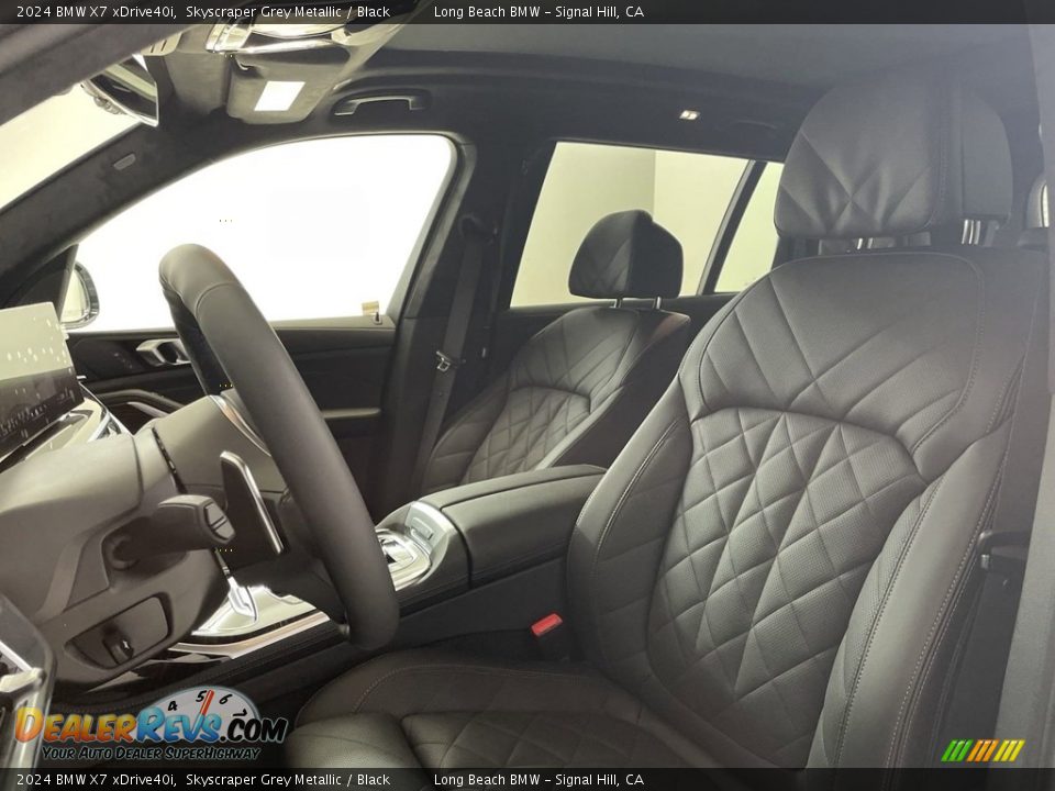 Front Seat of 2024 BMW X7 xDrive40i Photo #13
