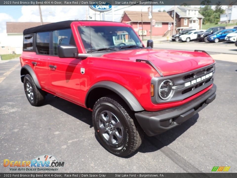 Front 3/4 View of 2023 Ford Bronco Big Bend 4X4 4-Door Photo #7