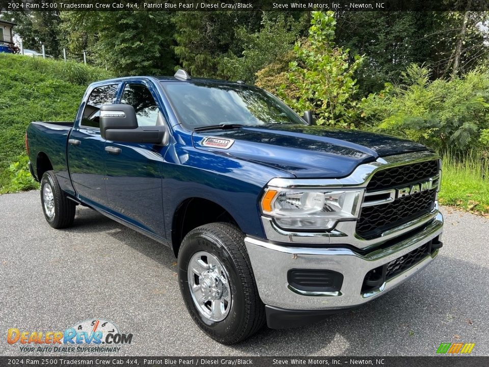 Front 3/4 View of 2024 Ram 2500 Tradesman Crew Cab 4x4 Photo #4