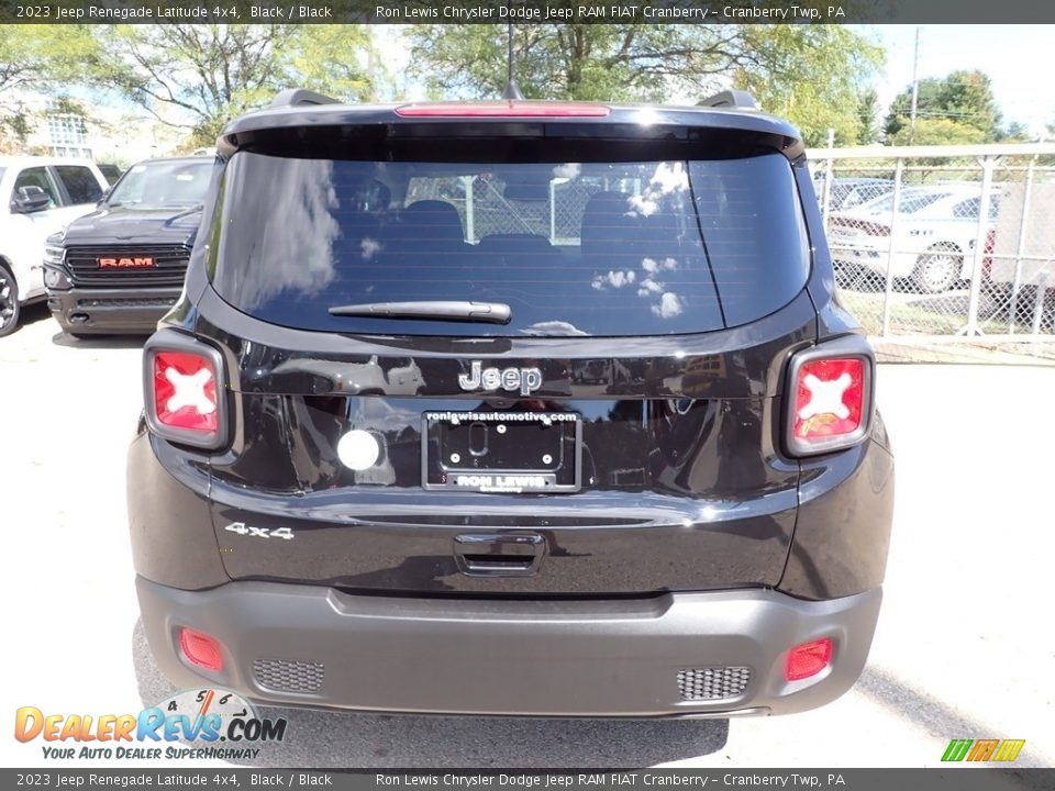 2023 Jeep Renegade Latitude 4x4 Black / Black Photo #4