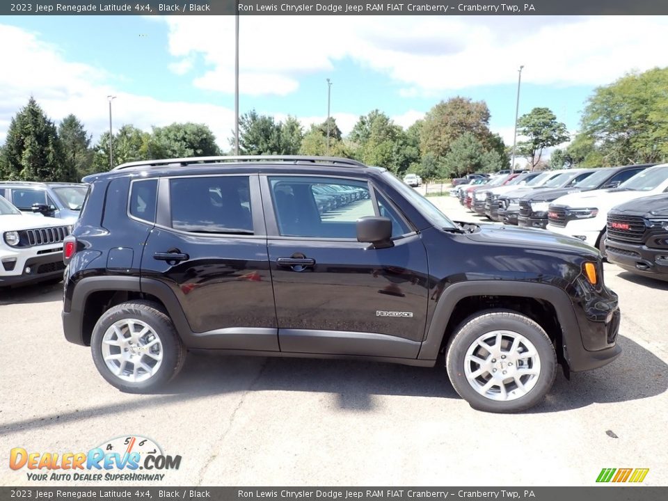 2023 Jeep Renegade Latitude 4x4 Black / Black Photo #6