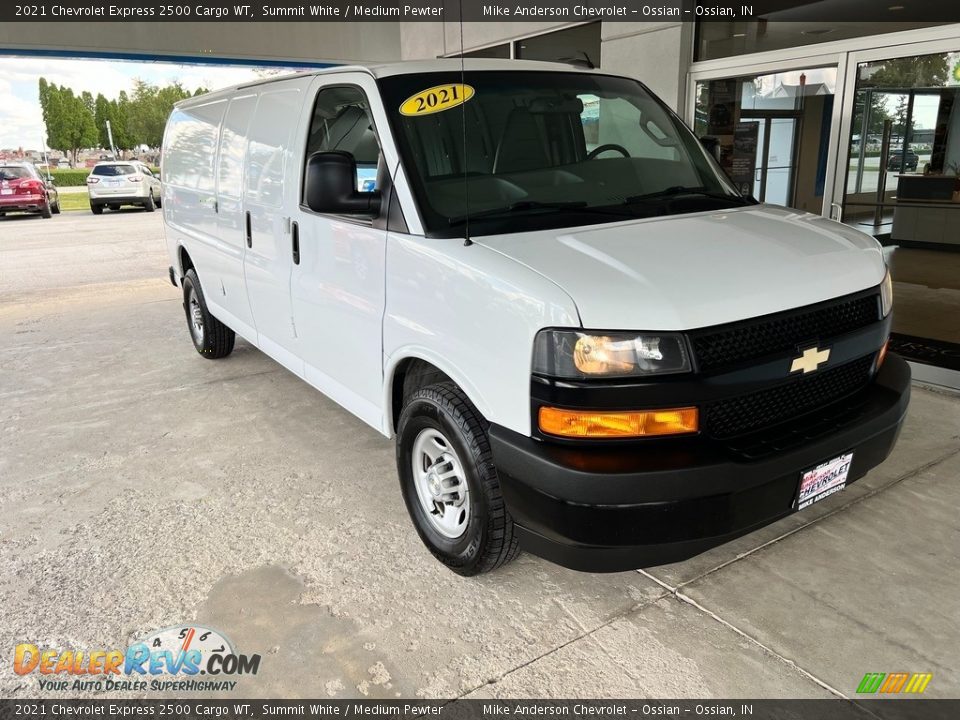 Front 3/4 View of 2021 Chevrolet Express 2500 Cargo WT Photo #5