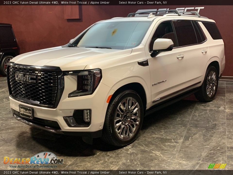 Front 3/4 View of 2023 GMC Yukon Denali Ultimate 4WD Photo #5