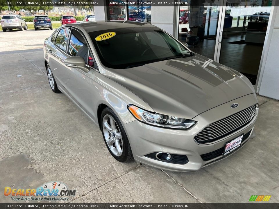 2016 Ford Fusion SE Tectonic Metallic / Charcoal Black Photo #5