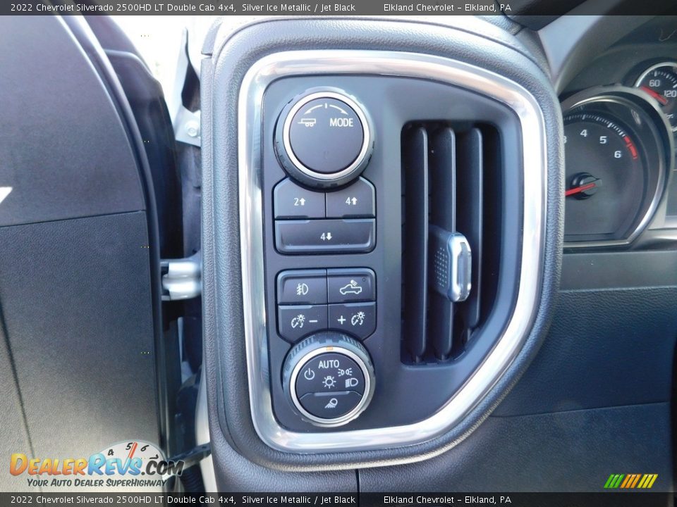 Controls of 2022 Chevrolet Silverado 2500HD LT Double Cab 4x4 Photo #28