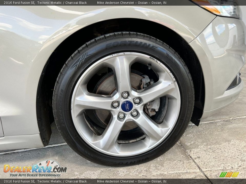 2016 Ford Fusion SE Tectonic Metallic / Charcoal Black Photo #13