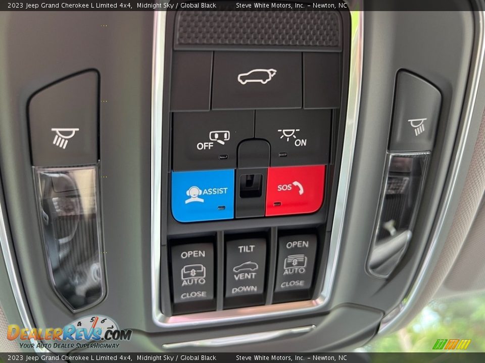 Controls of 2023 Jeep Grand Cherokee L Limited 4x4 Photo #30