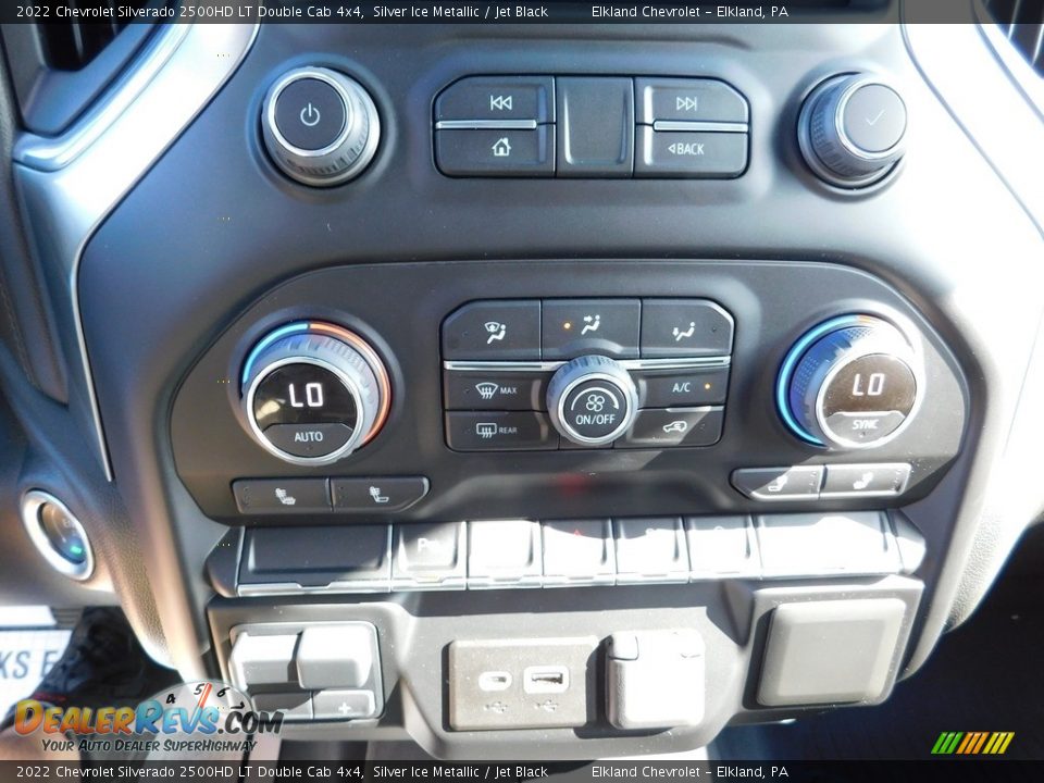 Controls of 2022 Chevrolet Silverado 2500HD LT Double Cab 4x4 Photo #35
