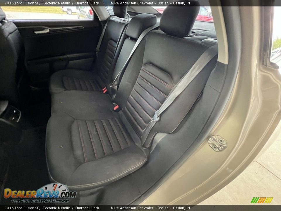 2016 Ford Fusion SE Tectonic Metallic / Charcoal Black Photo #25