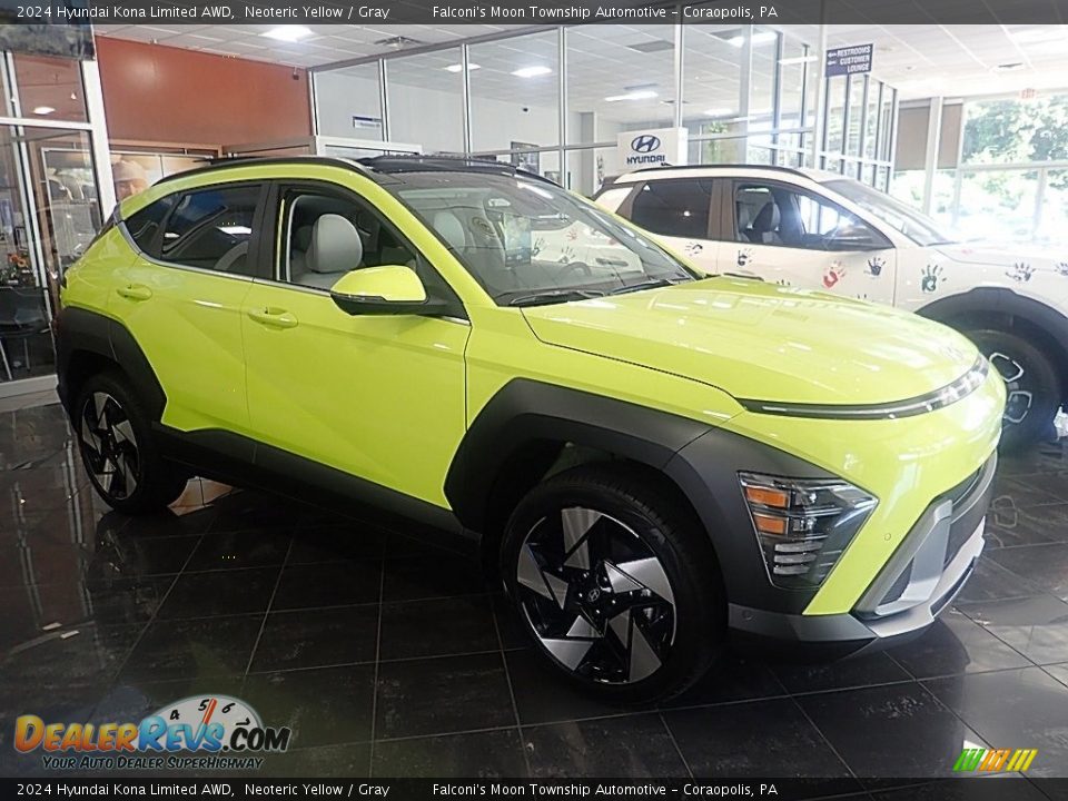 Front 3/4 View of 2024 Hyundai Kona Limited AWD Photo #1