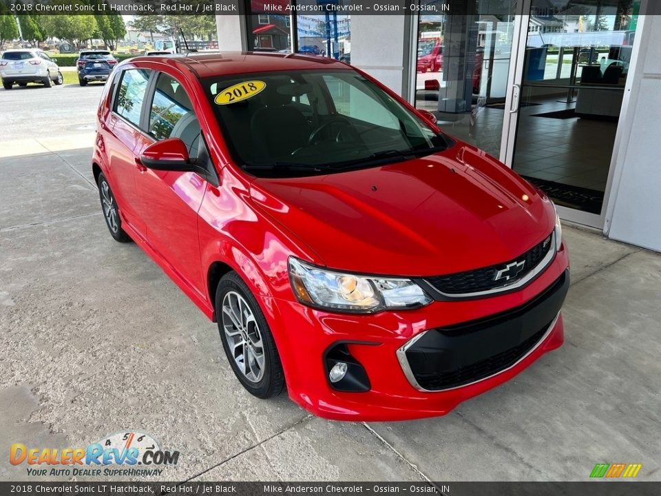 Front 3/4 View of 2018 Chevrolet Sonic LT Hatchback Photo #5
