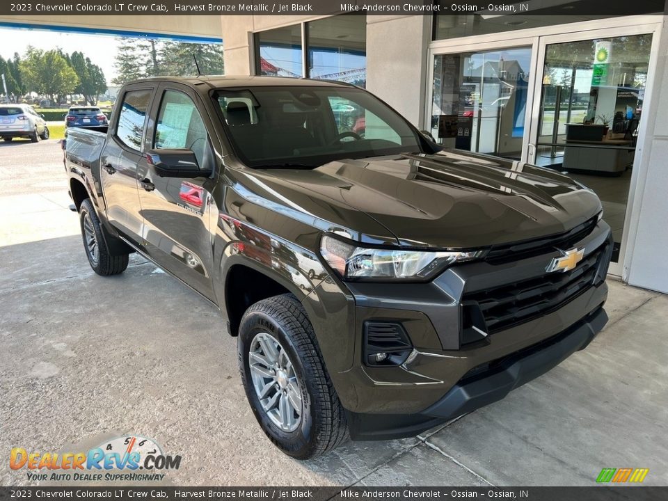 Front 3/4 View of 2023 Chevrolet Colorado LT Crew Cab Photo #5