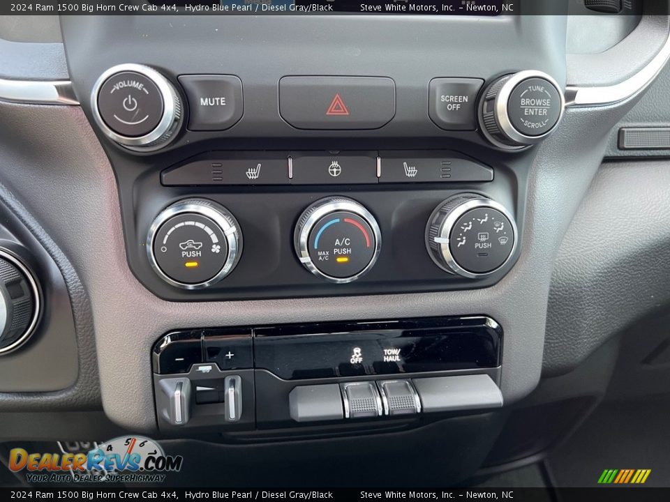 Controls of 2024 Ram 1500 Big Horn Crew Cab 4x4 Photo #24