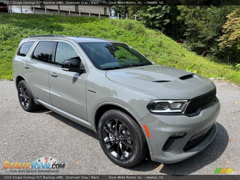 Front 3/4 View of 2023 Dodge Durango R/T Blacktop AWD Photo #4