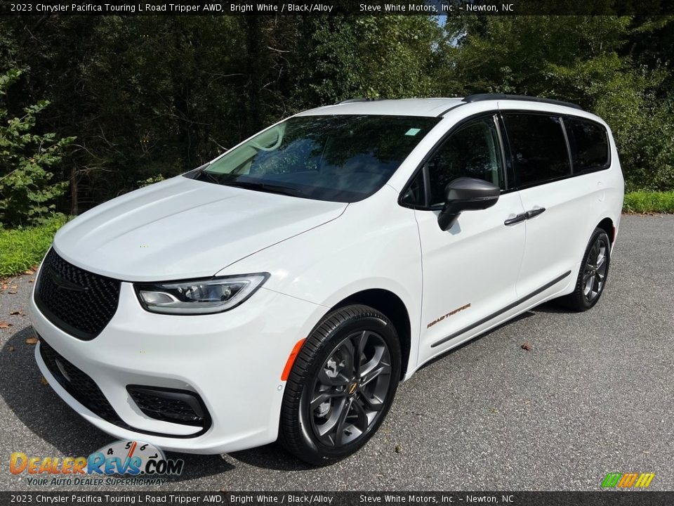 2023 Chrysler Pacifica Touring L Road Tripper AWD Bright White / Black/Alloy Photo #2
