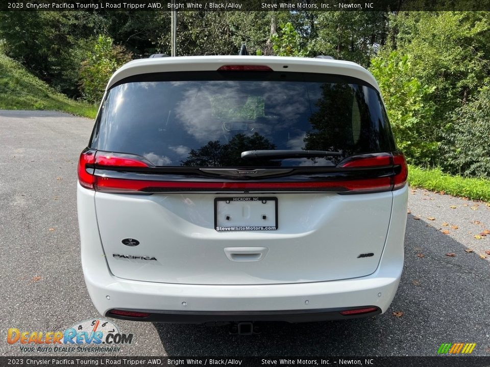 2023 Chrysler Pacifica Touring L Road Tripper AWD Bright White / Black/Alloy Photo #7