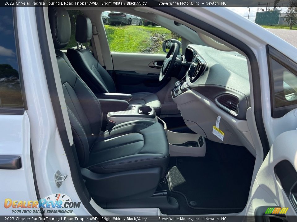 Front Seat of 2023 Chrysler Pacifica Touring L Road Tripper AWD Photo #20