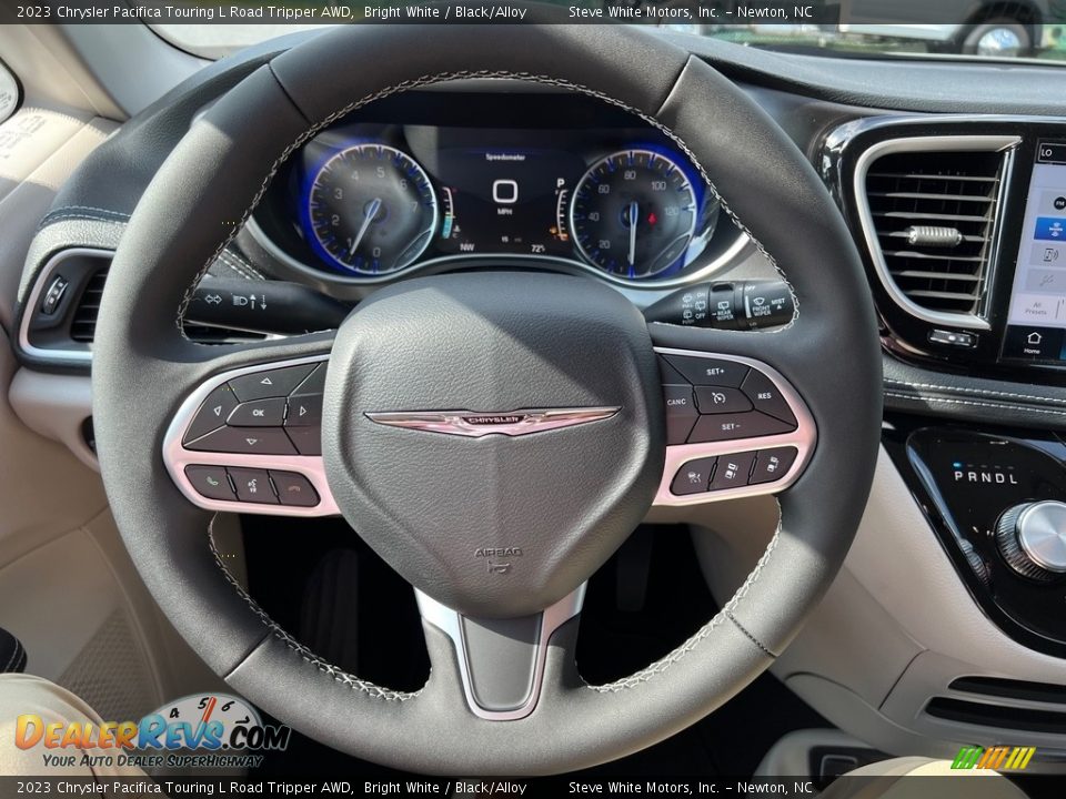 2023 Chrysler Pacifica Touring L Road Tripper AWD Steering Wheel Photo #21