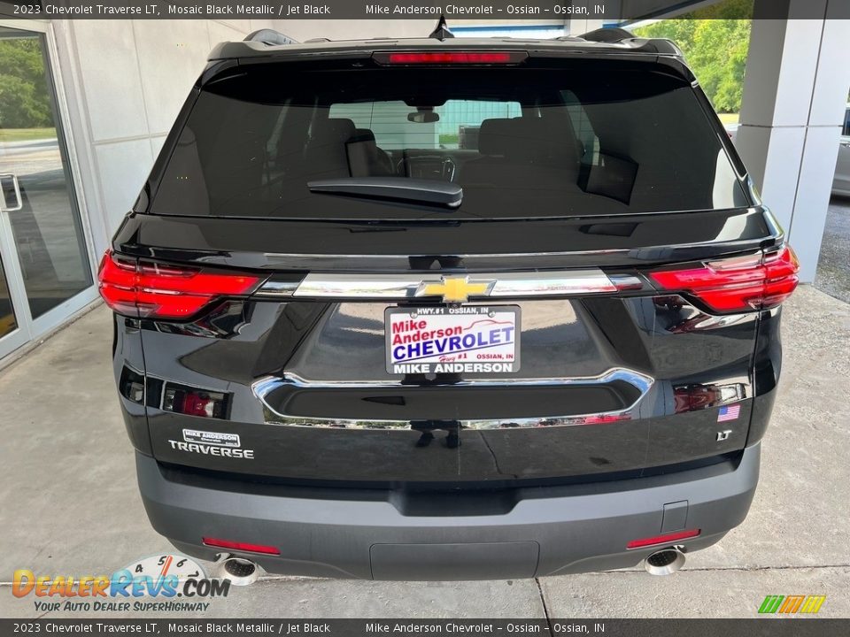 2023 Chevrolet Traverse LT Mosaic Black Metallic / Jet Black Photo #8