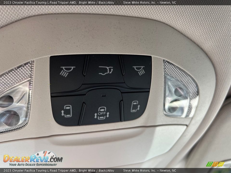 Controls of 2023 Chrysler Pacifica Touring L Road Tripper AWD Photo #31