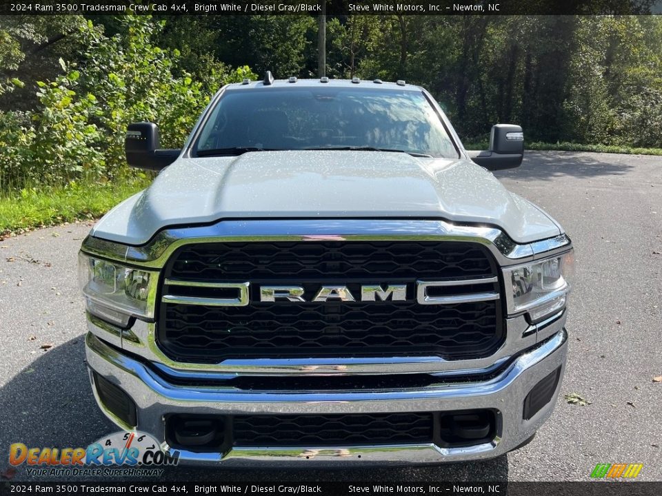 2024 Ram 3500 Tradesman Crew Cab 4x4 Bright White / Diesel Gray/Black Photo #3