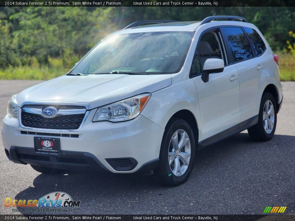 Front 3/4 View of 2014 Subaru Forester 2.5i Premium Photo #1