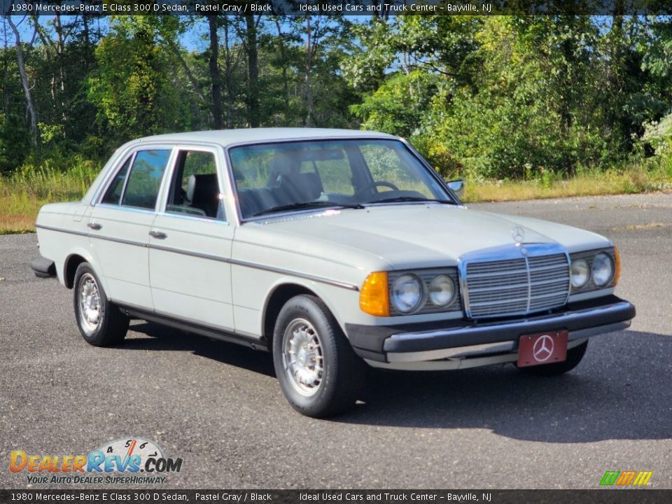 Front 3/4 View of 1980 Mercedes-Benz E Class 300 D Sedan Photo #2