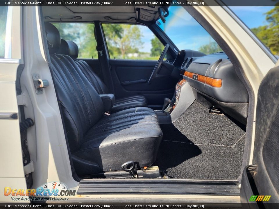 Front Seat of 1980 Mercedes-Benz E Class 300 D Sedan Photo #12