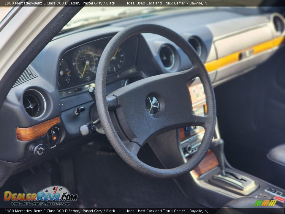 Dashboard of 1980 Mercedes-Benz E Class 300 D Sedan Photo #24