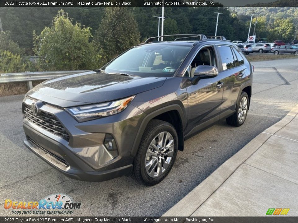 Front 3/4 View of 2023 Toyota RAV4 XLE Premium AWD Photo #7