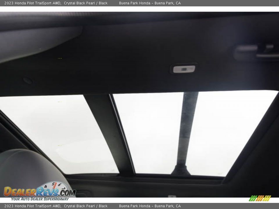 Sunroof of 2023 Honda Pilot TrailSport AWD Photo #26