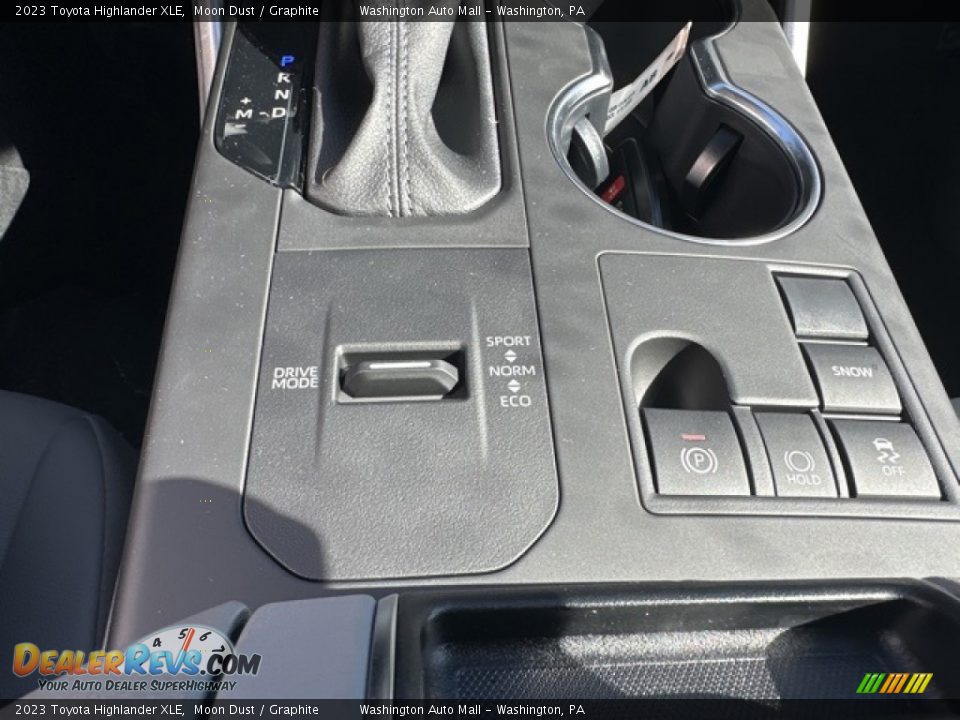 2023 Toyota Highlander XLE Moon Dust / Graphite Photo #15