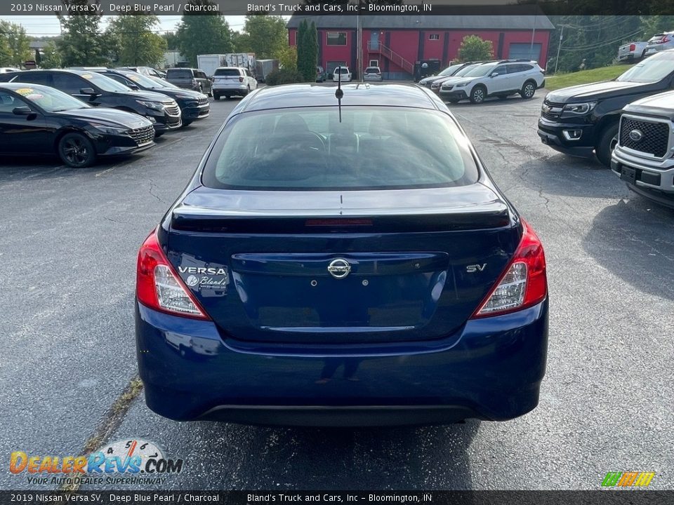 2019 Nissan Versa SV Deep Blue Pearl / Charcoal Photo #4