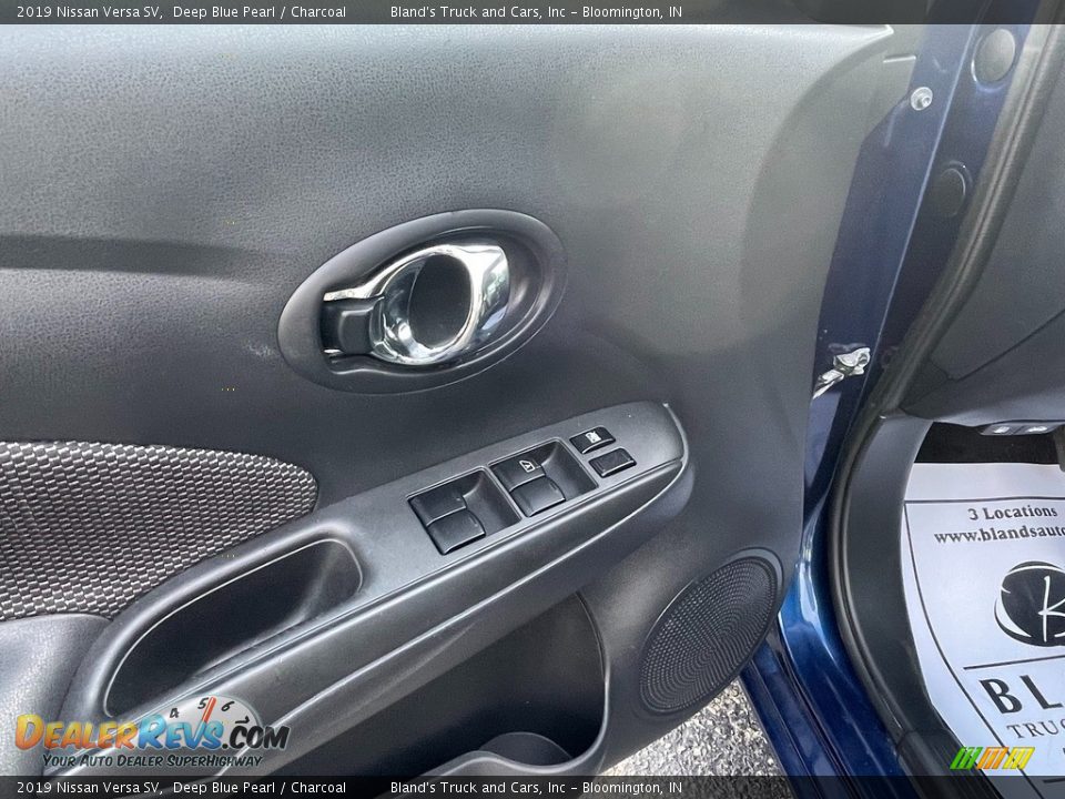 2019 Nissan Versa SV Deep Blue Pearl / Charcoal Photo #9
