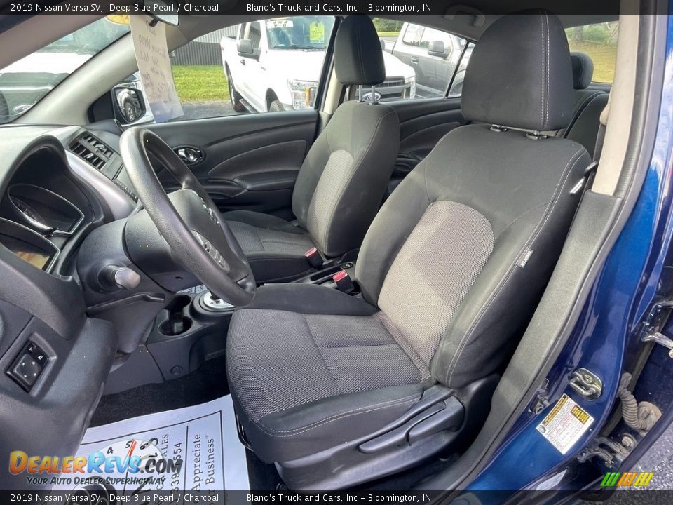 2019 Nissan Versa SV Deep Blue Pearl / Charcoal Photo #10