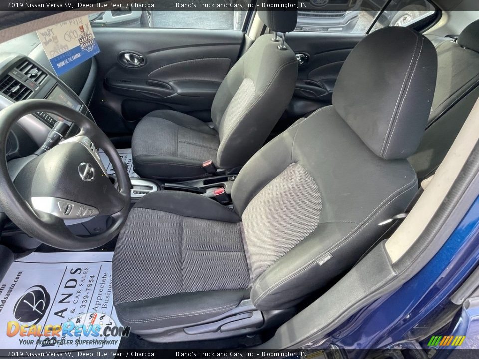 2019 Nissan Versa SV Deep Blue Pearl / Charcoal Photo #13