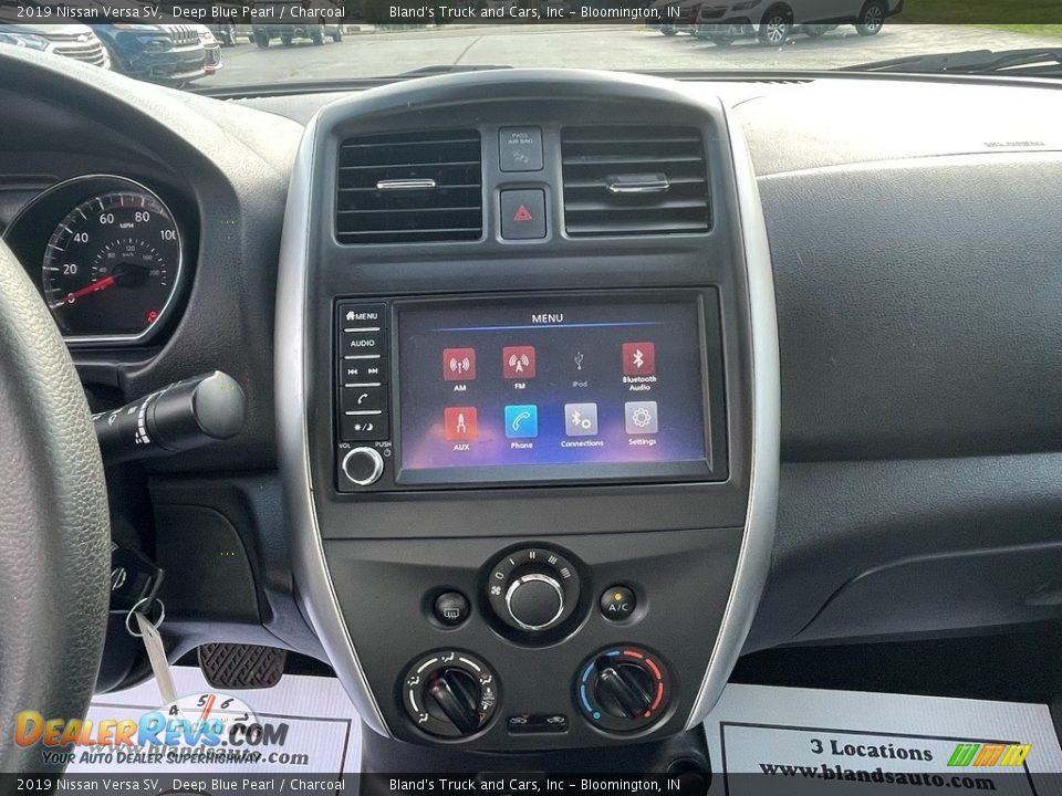 2019 Nissan Versa SV Deep Blue Pearl / Charcoal Photo #22