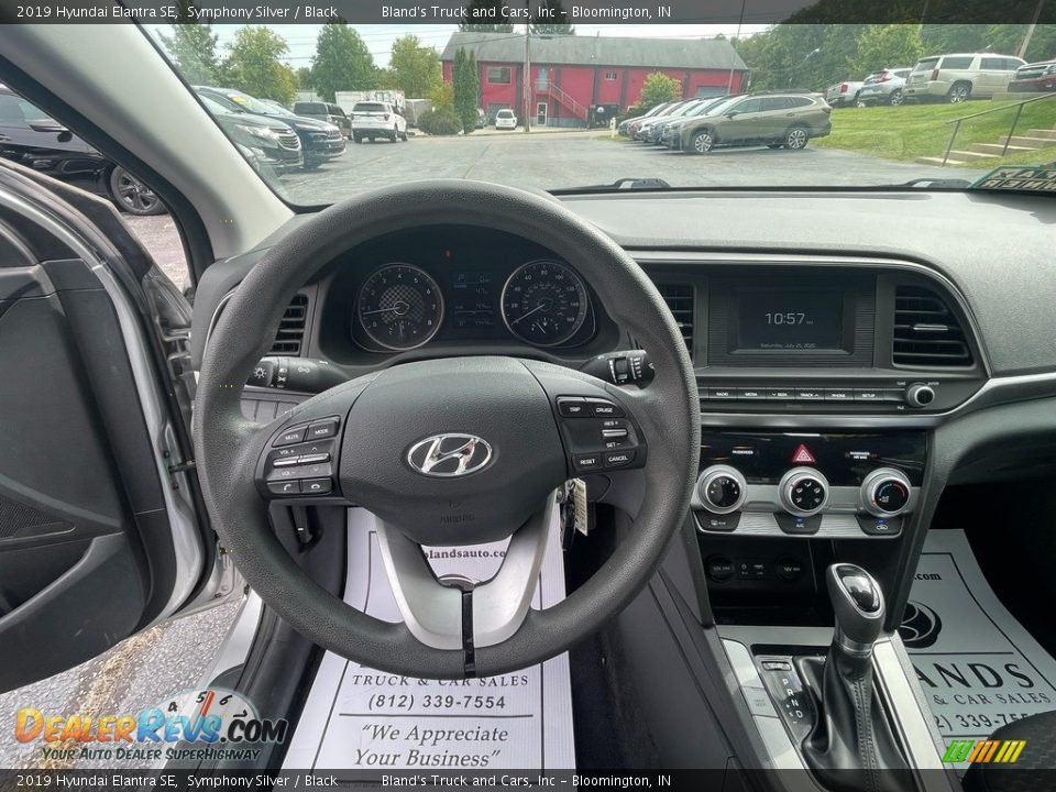 2019 Hyundai Elantra SE Symphony Silver / Black Photo #17