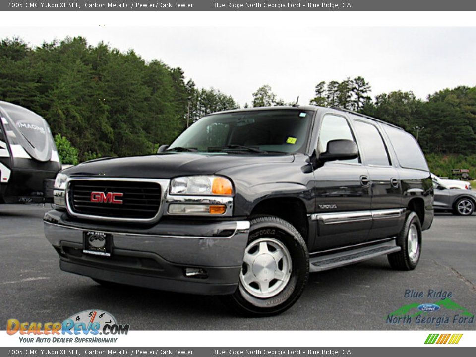 Front 3/4 View of 2005 GMC Yukon XL SLT Photo #1