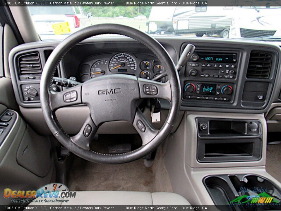 Dashboard of 2005 GMC Yukon XL SLT Photo #16